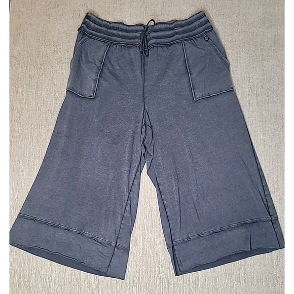 Lane Bryant Pants - Livi Active Women's Plus Size 14/16 Gray Drawstring Waist Wide Leg Capri Pants